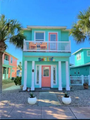 New 4 BDRM House Mins To Beach W Pool/Hot Tub Access Golf Cart Available To Rent